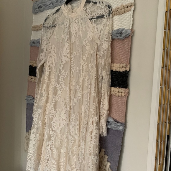 Laced off white dress - Picture 1 of 3